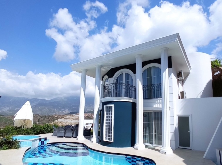 4+2 Luxury Villa in Kargicak, Alanya