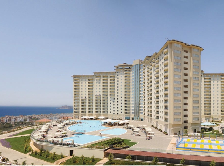 3+1 Apartment in Gold City Kargicak, Alanya