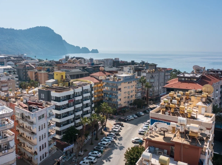 2+1 Apartment in Damlatas, Center of Alanya