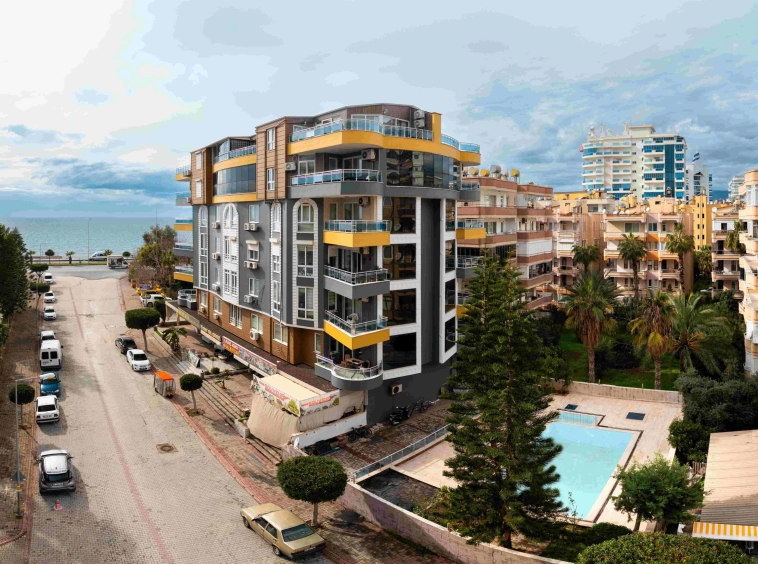 2+1 Apartment on the Beach in Mahmutlar, Alanya