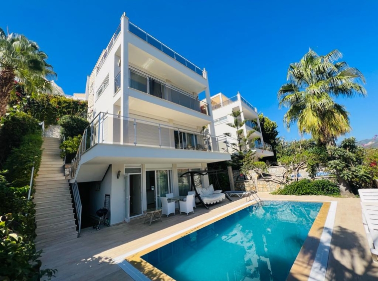 3+1 deatched Triplex Villa in Konakli, Alanya