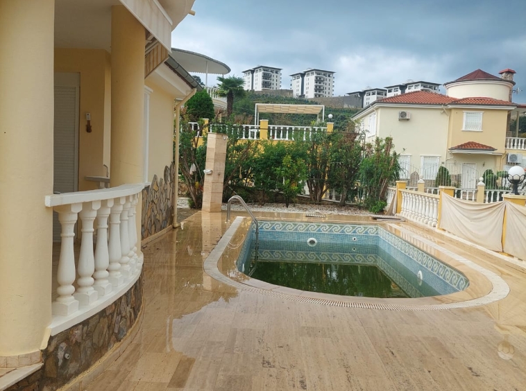2+1 Bungalow Villa with Seaview in Kargicak, Alanya