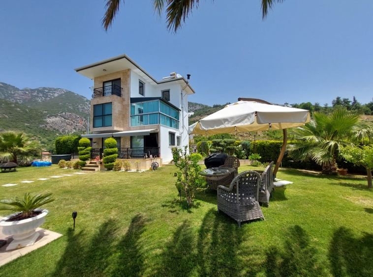3+1 Full Seaview Villa in Mahmutlar, Alanya