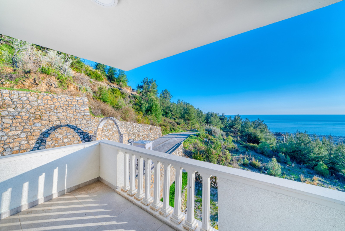 4+1 duplex penthouse in Bektas Alanya